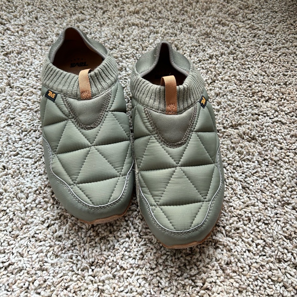 Teva ember slip on